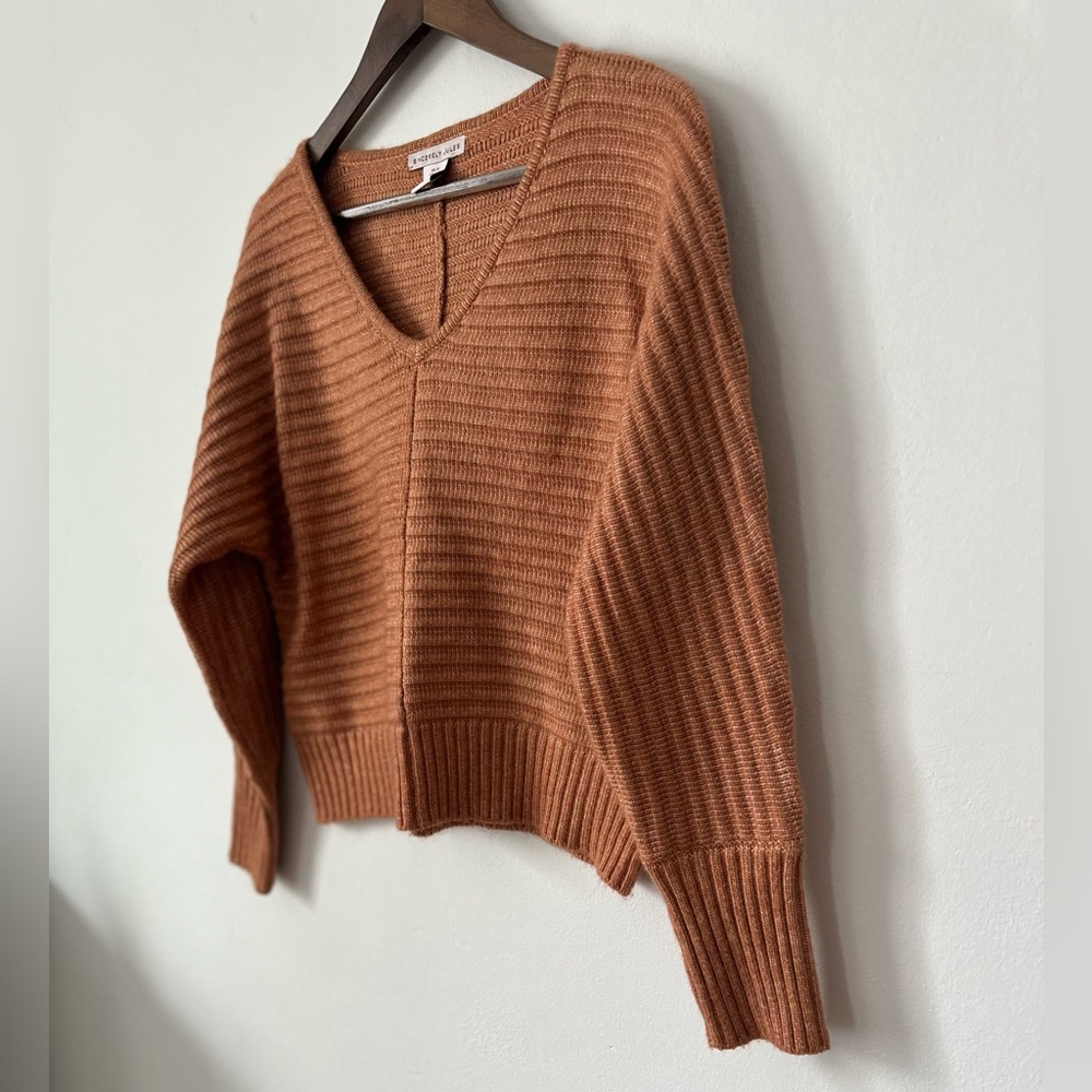 Cropped Sincerely Jules Rust Orange Ribbed V-Neck Sweater - Size Small - Picture 4 of 7
